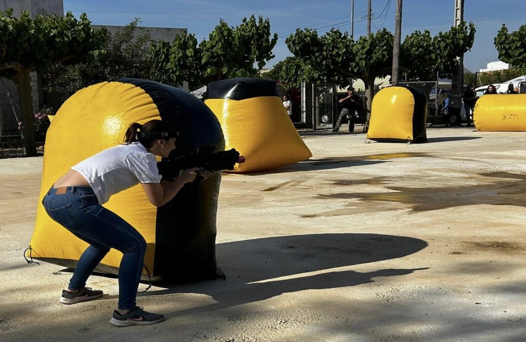 Paintball la vall lasertag 7 escenarios de lasertag cerca de Vall de Uxó. Campo de lasertag con cobertura hinchable.